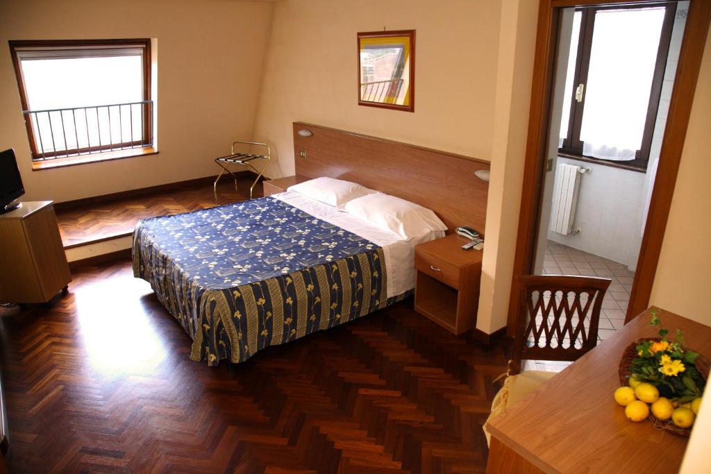 Hotel Del Sole Sora Rum bild